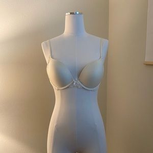 Victoria’s Secret White Lace Bra